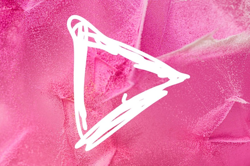 ED SHEERAN - PLAY (DELUXE)