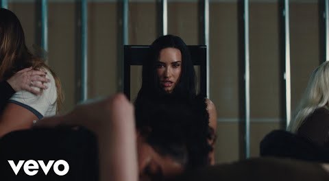 Demi Lovato - Kiss